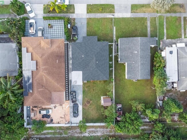 Building Photo - 4530 SW 25th St