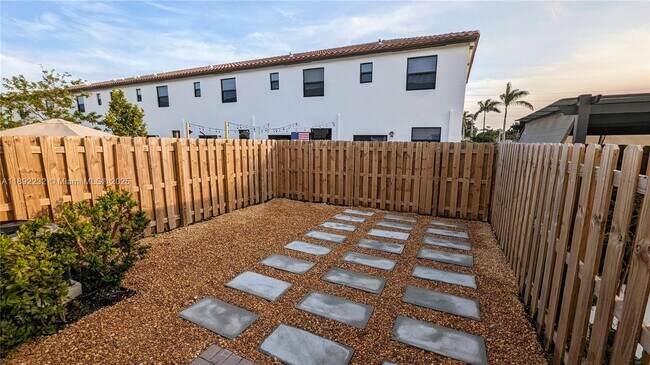Building Photo - 11810 SW 245 Ter