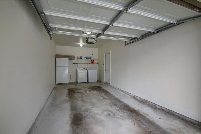 Building Photo - 7701 Rialto Blvd