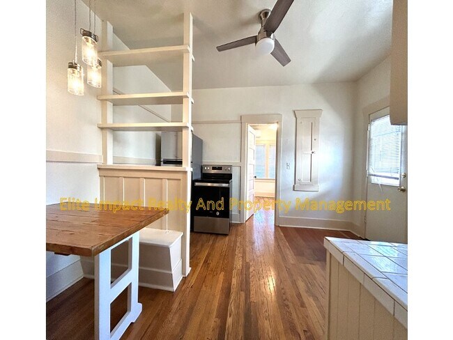 Building Photo - 1303 N Park Ave