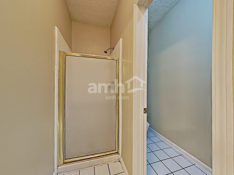 Building Photo - 2319 Clipper Ln