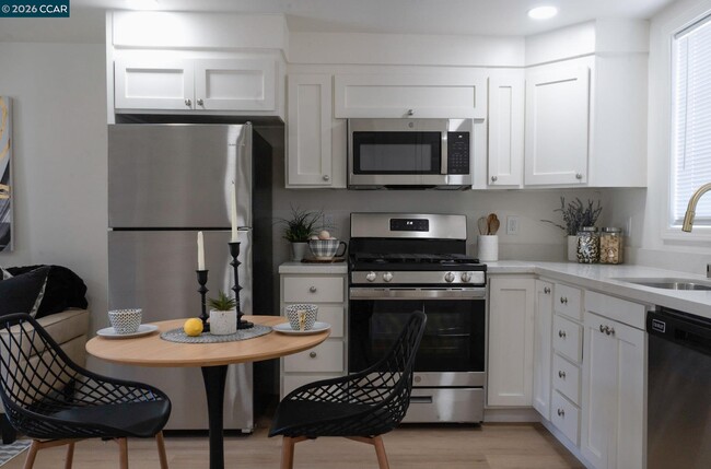 Building Photo - 4815 Appian Way