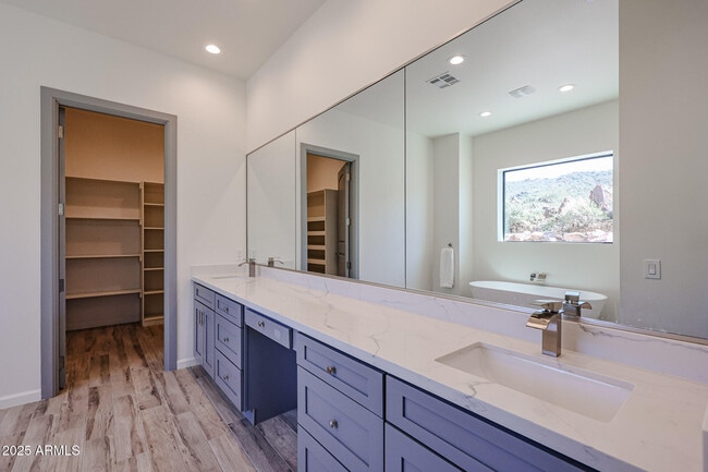 Building Photo - 14914 E Zapata Dr