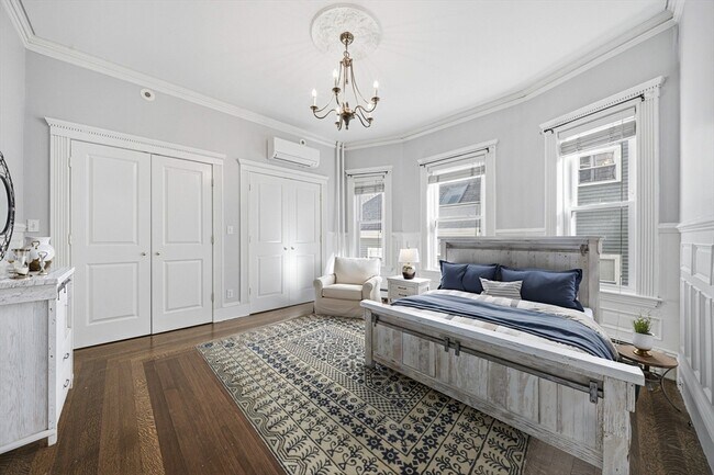 Building Photo - 33 Adams St