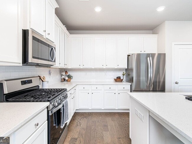 Building Photo - 831 Corsiglia Farm