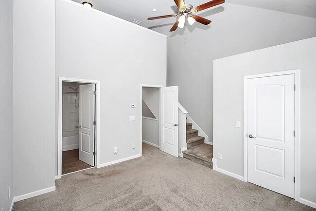 Building Photo - 2BD/2.5BA Townhome w/ ADDITIONAL LOFT in Market Street at Cedar Walk!