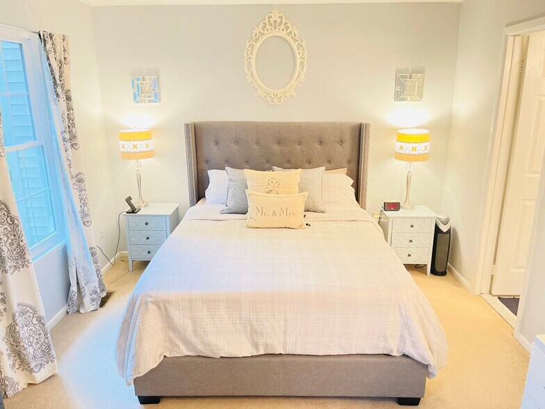 Building Photo - 16 Mateus Way