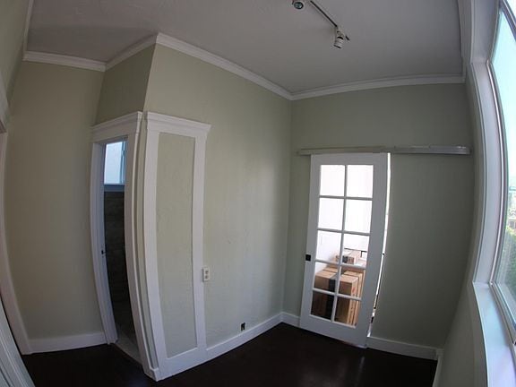 Building Photo - 22 Cotter St