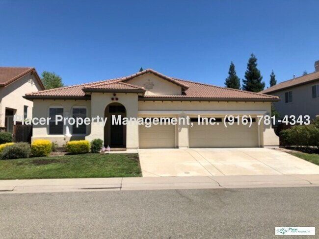 Primary Photo - Avail June 9! Large 3 bdrm w/Great Yard &a...