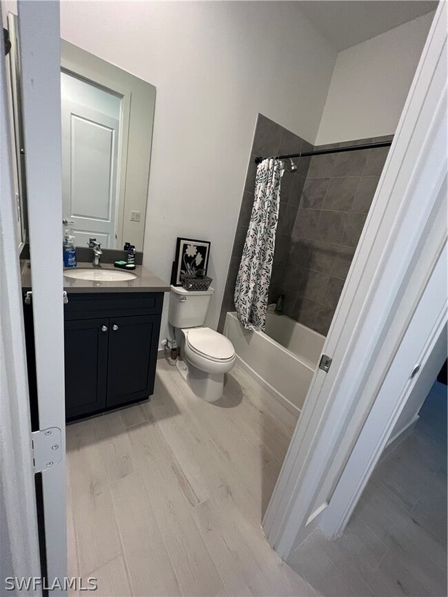 Building Photo - 5054 Panella Ave