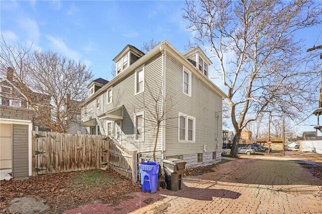 Building Photo - 1301-1303 Castle Ave