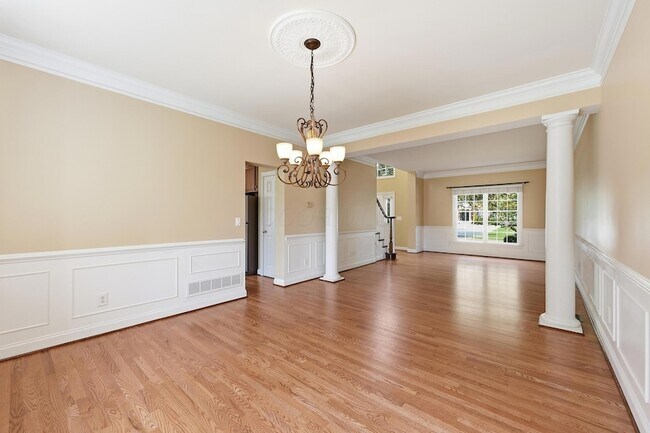 Building Photo - 4823 Vista Ridge Dr