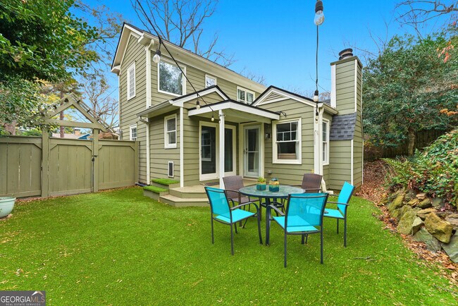 Building Photo - 302 Hascall Rd NW