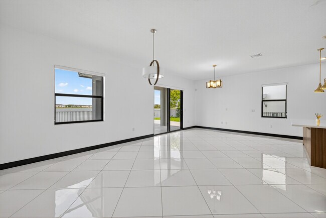 Building Photo - 15800 NW 88th Ave