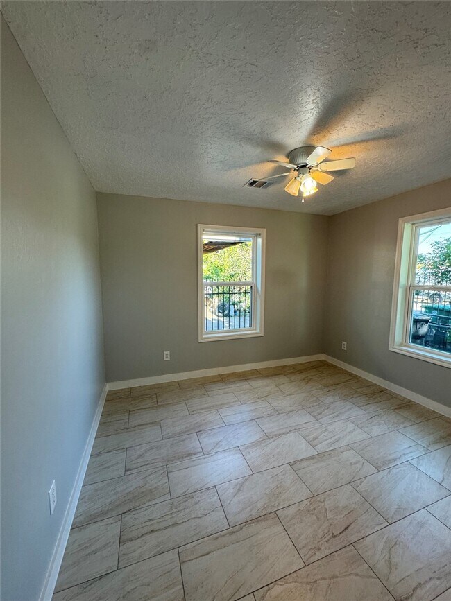 Building Photo - 2101 Maury St