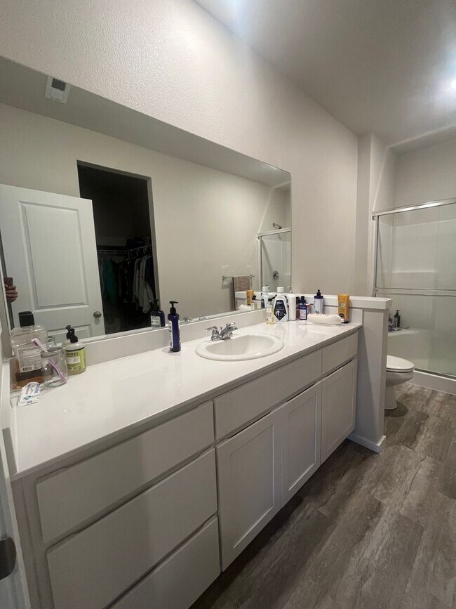 Building Photo - 3-Bedroom 2-Bathroom home in Lowell