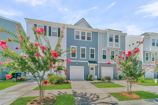 Building Photo - 1247 Tice Ln