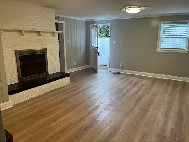 Primary Photo - 2822 Rivermont Ave