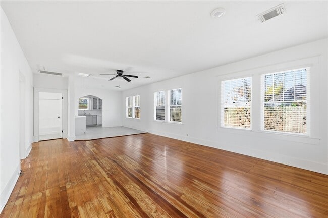 Building Photo - 3808 State Hwy 3