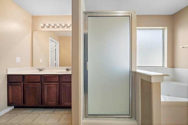 Building Photo - 6503 Holly Cove Ln