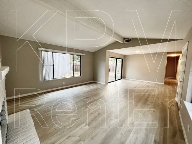 Building Photo - 5532 Fox Sparrow Ct