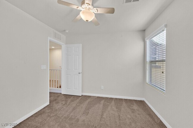 Building Photo - 10635 Seasonable Dr