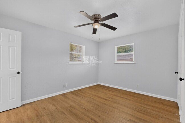 Building Photo - 1809 W Sanford St