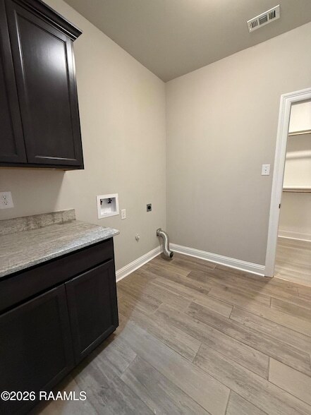 Building Photo - 404 Sparrowhawk St