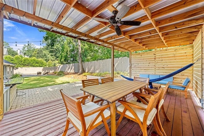 Building Photo - 235 Hillside Dr NW