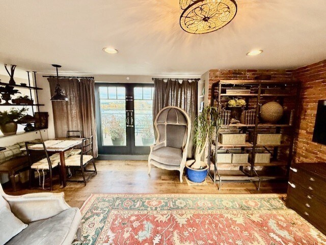 Building Photo - 480 Commercial St