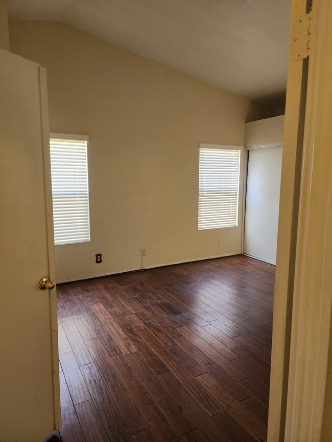 Building Photo - 2341 Langhorn St