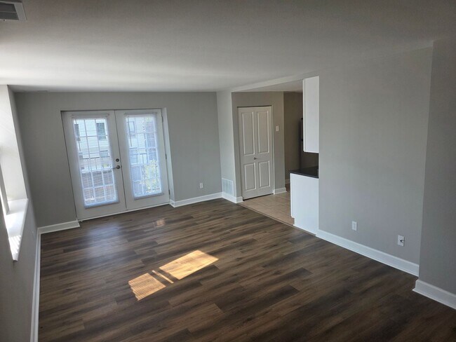 Building Photo - 5630 Pershing Ave