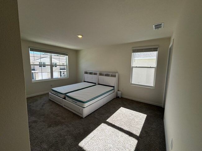 Building Photo - 520 US-1