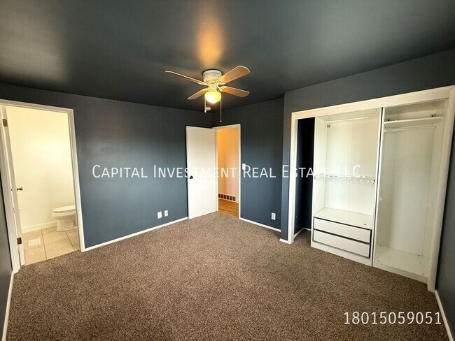 Building Photo - 1047 E 5235 S