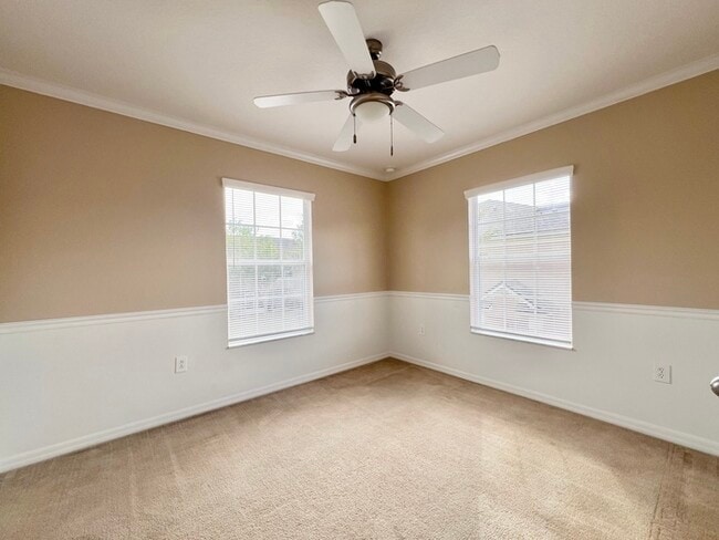 Building Photo - PRICE REDUCED!  Gorgeous 3-bedroom, 2 1/2-...