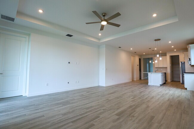Building Photo - 9714 SW Indra Wy