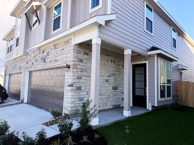 Building Photo - 2218 Via Vicky Rd