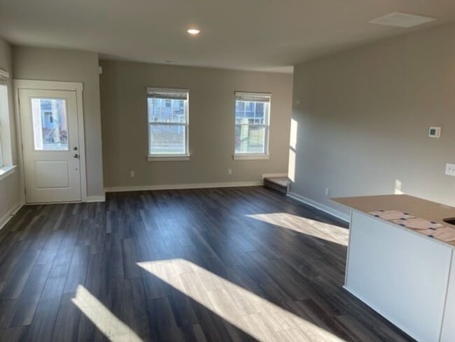 Building Photo - Stunning home in Murfreesboro