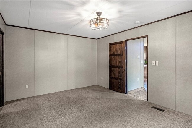 Building Photo - 409 Willow Dr