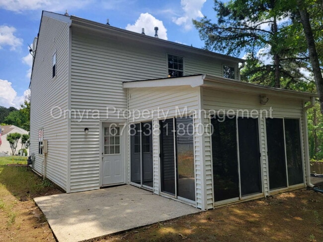 Building Photo - Beautiful Kennesaw Home in Great School District with Loft and Sunroom!
