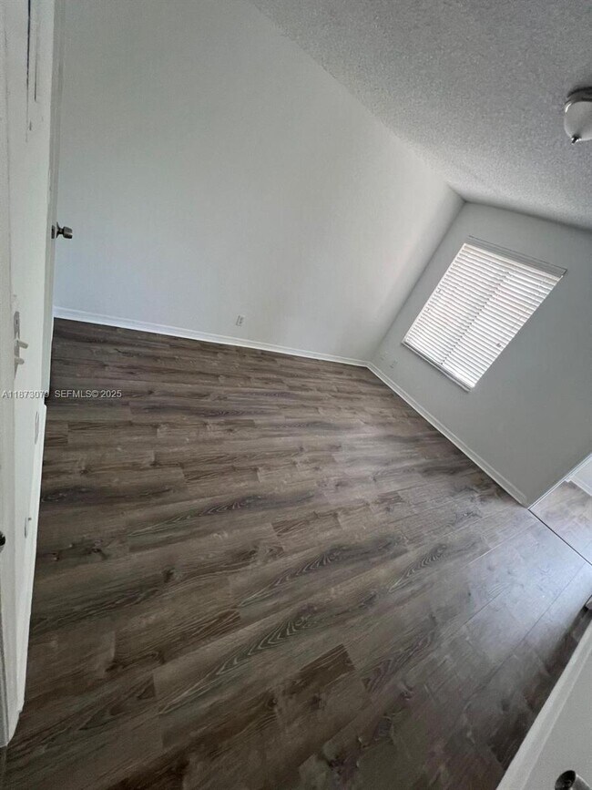 Building Photo - 3430 Pinewalk Dr N