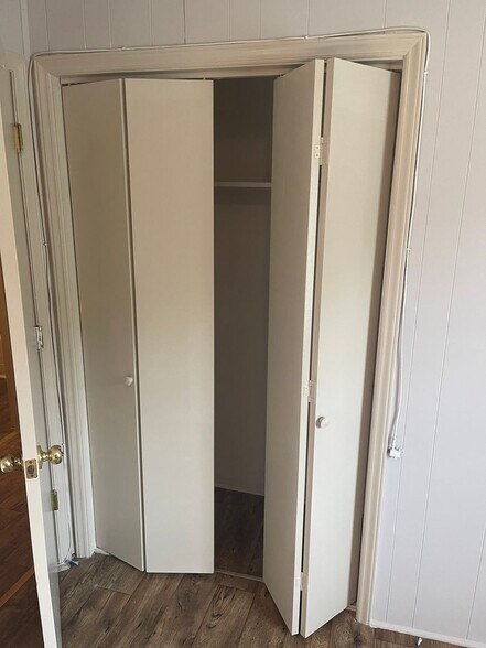 Building Photo - 117 Louispal Cir