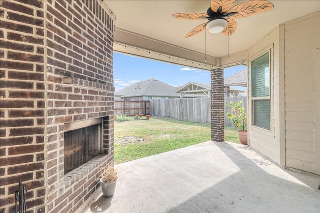 Building Photo - 8010 Calma St