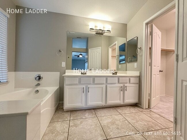 Building Photo - 4307 S Rim Ct