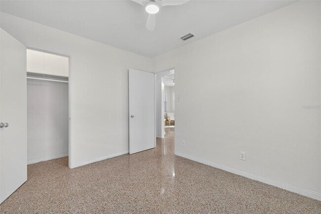 Building Photo - 5410 19th Ave S