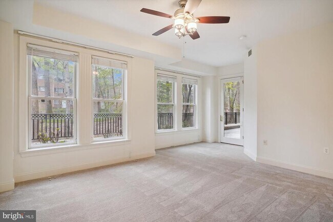 Building Photo - 10401 Strathmore Park Ct