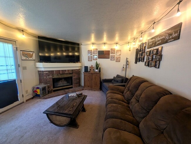 Building Photo - 6740 Holt Dr