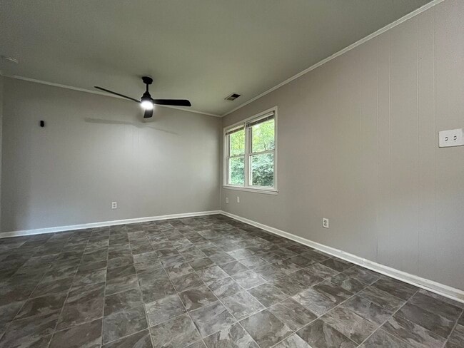 Building Photo - 526 Huntsmoor Dr