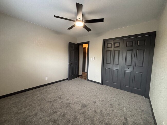 Building Photo - 4 Bed, 3 Bath Home Available Now!  MileSto...