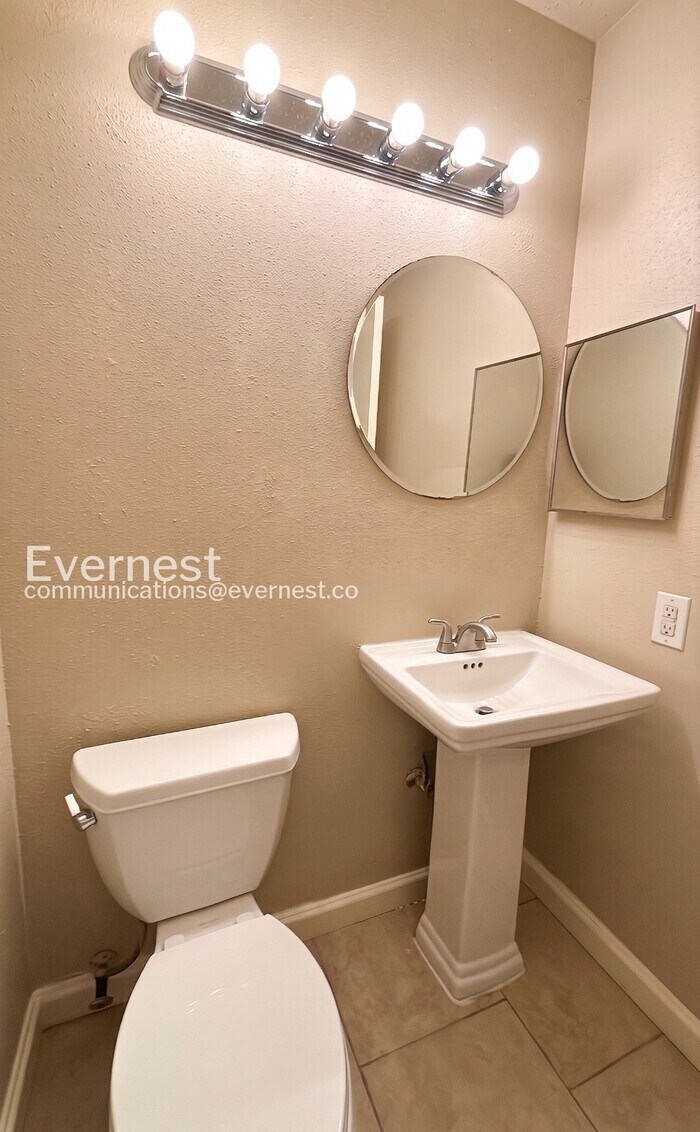 Building Photo - 12322 Flaxen Dr